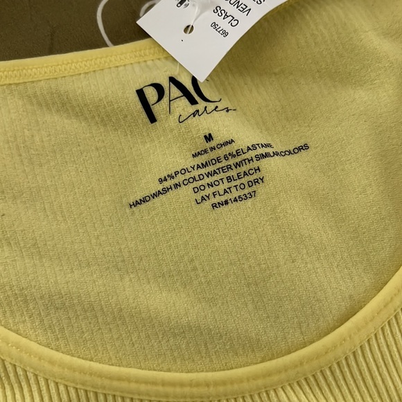 Yellow Strecthy Top 🌼 - Picture 3 of 5